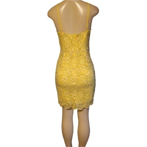 Yellow Show Stopper Halter Dress M - Picture 3 of 7